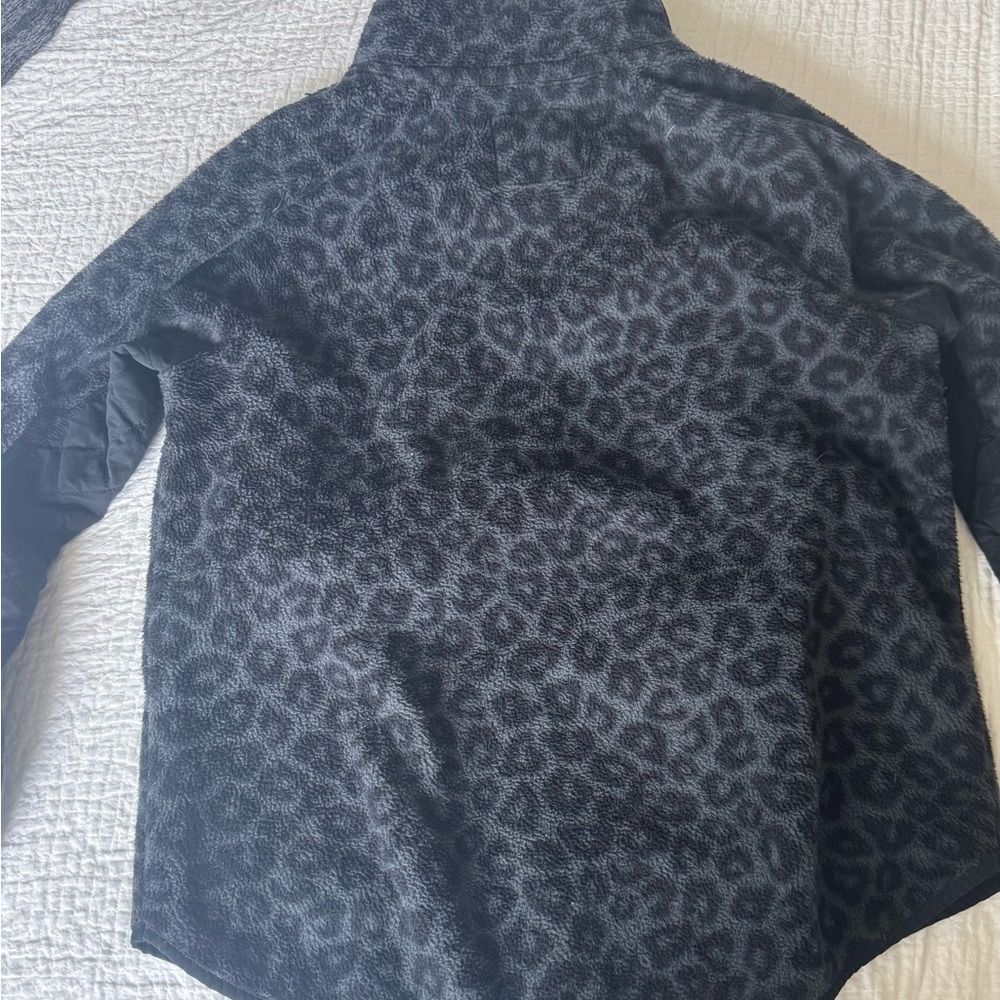 Abercrombie & Fitch Black Leopard Print Sweater - Picture 2 of 2